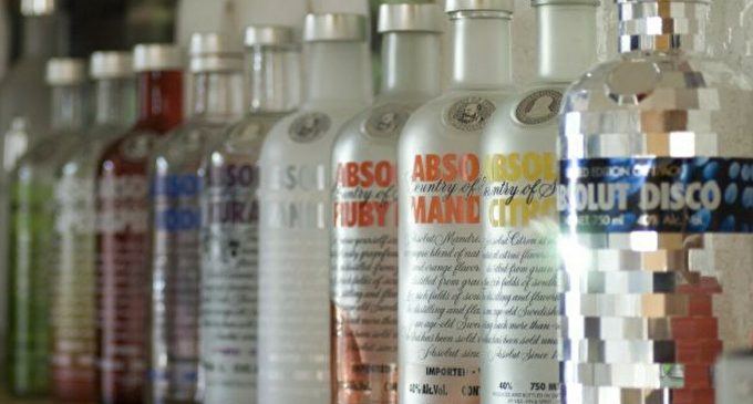 Шведський виробник горілки Absolut вирішив припинити експорт в Росію