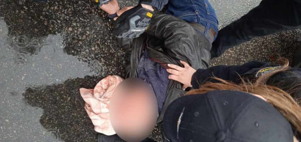 Правоохоронці Дніпра врятували 64-річного чоловіка, який потрапив у ДТП