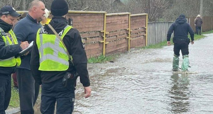 Дніпро може вийти з берегів: оголошено помаранчевий рівень небезпеки