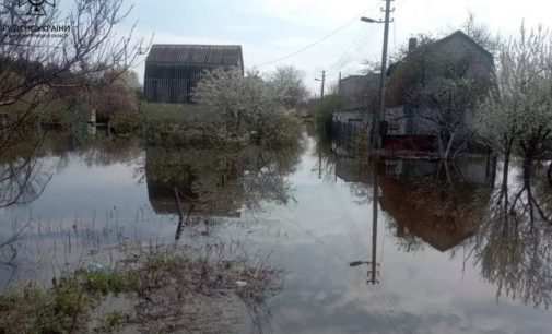 На Дніпропетровщині залишається підтопленим 51 будинок