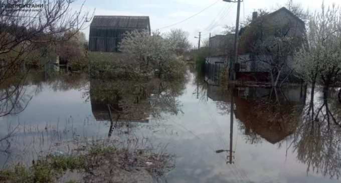 На Дніпропетровщині залишається підтопленим 51 будинок