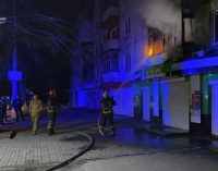 У Дніпрі на проспекті Поля вогнеборці загасили палаючий балкон квартири