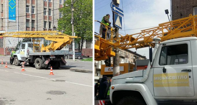 У центрі Кам’янського ремонтували світлофори