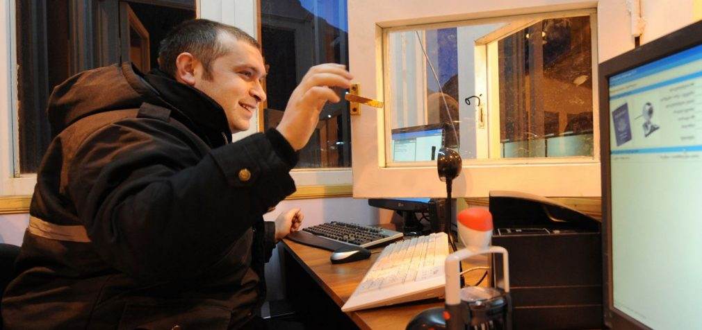 Росія скасувала візи для Грузії та готується відновити авіарейси. Реакція Тбілісі