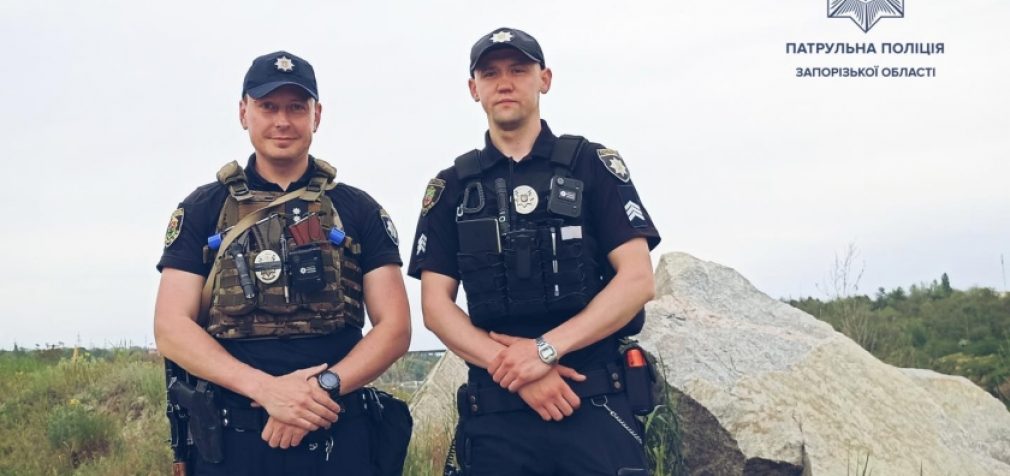 На підлозі ледь притомна: у Запоріжжі поліціянти врятували жінку з зачиненої квартири