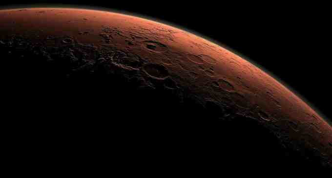 На Марсі дуже близько до поверхні в каньйонах виявлено воду