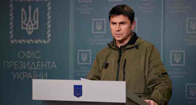 Подоляк відповів, звідки РФ бере необхідне для будівництва нових ракет