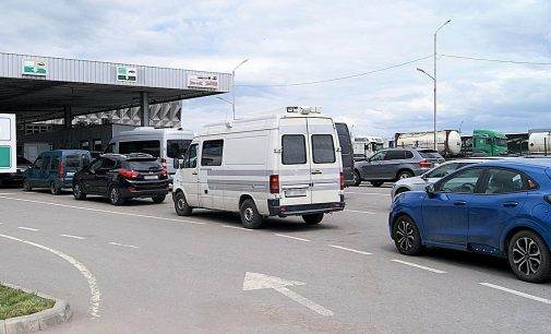 У Держприкордонслужбі спростували інформацію про заборону виїзду з 17-річним юнакам