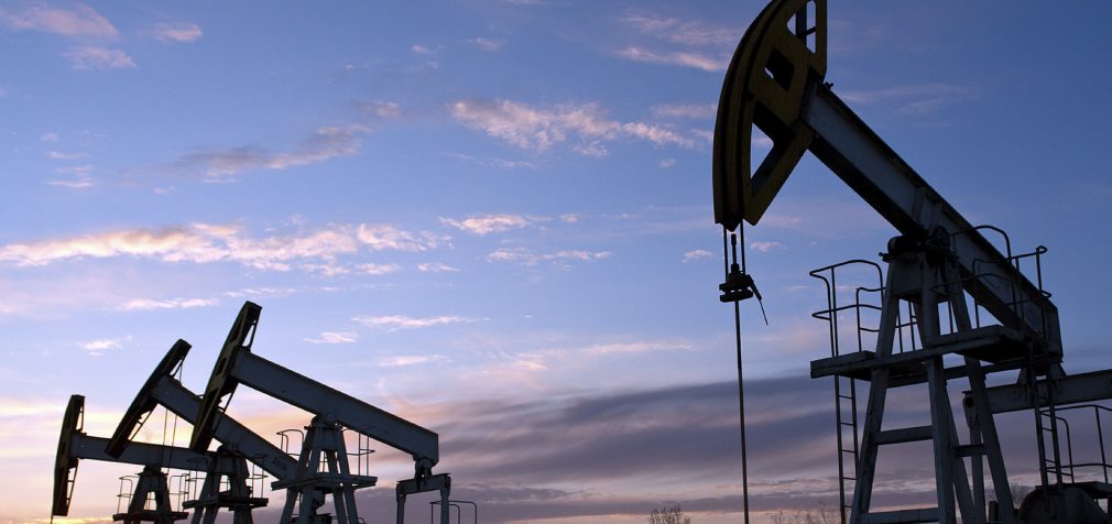 Доходи РФ від нафти та газу впали більш ніж на 50%