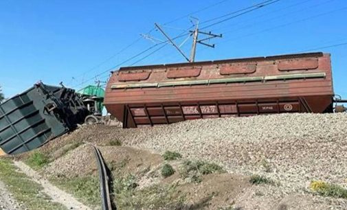 У Криму – вибух на залізниці: зійшли кілька вагонів