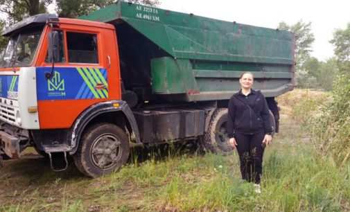 Літні волейбольні майданчики оновлюють у Камʼянському