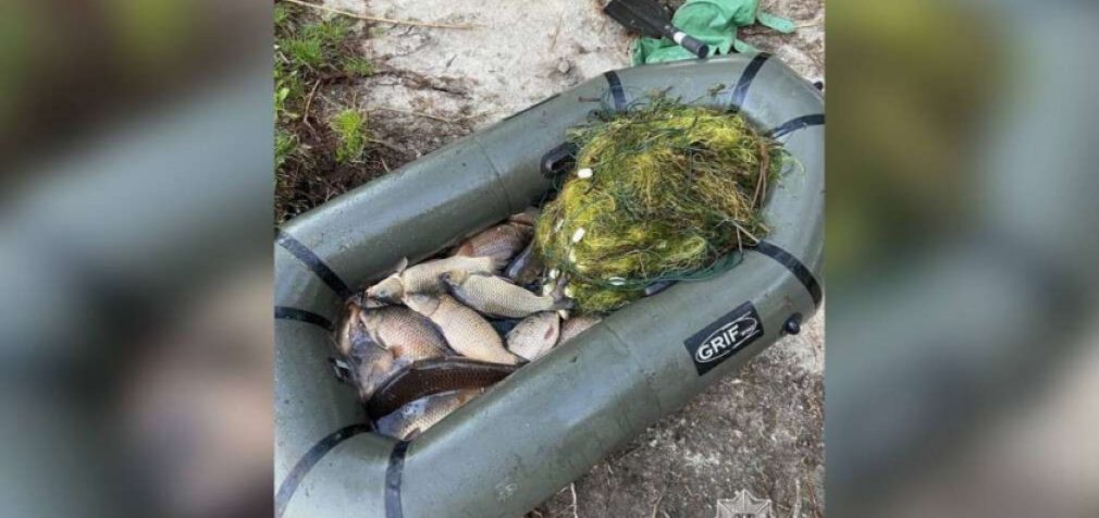 Поліція спіймала чоловіка, який наловив риби більше ніж на 40 тис грн