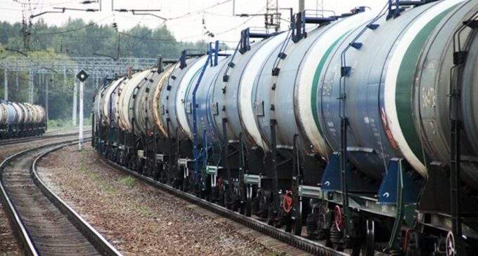 У Брянській області РФ зійшов з рейок потяг із нафтою, сталася пожежа, – ЗМІ
