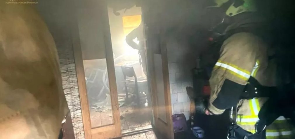 У Павлограді надзвичайники ліквідували пожежу у житловому будинку