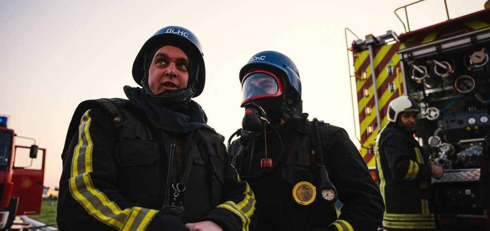 У небі над Києвом збили понад 20 дронів. Влада повідомила про наслідки падіння уламків