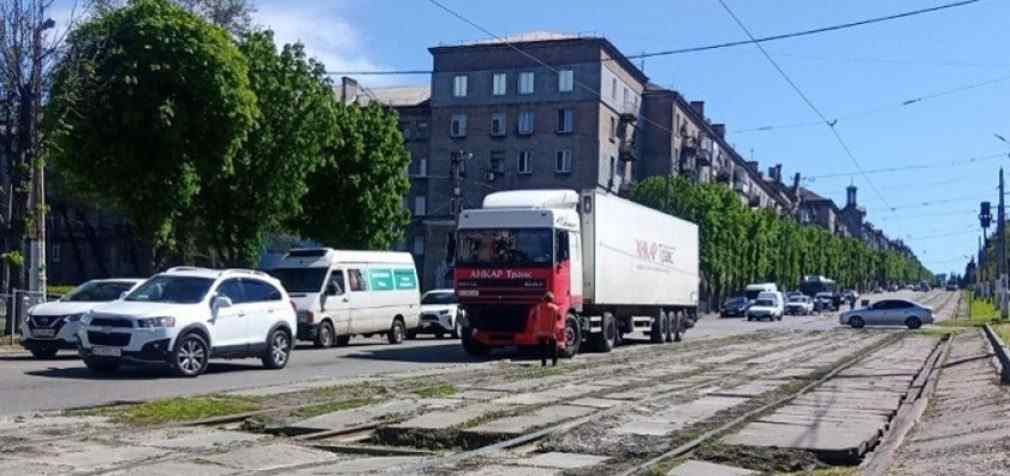 Подробиці ДТП на центральному проспекті у Камʼянському