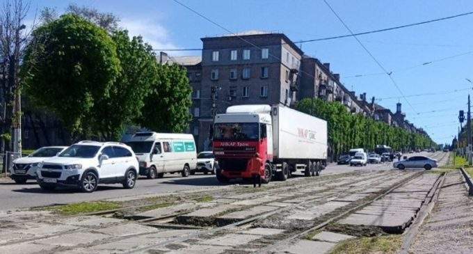 Подробиці ДТП на центральному проспекті у Камʼянському