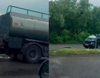 На виїзді з Дніпра зіткнулися Mercedes з бензовозом: є постраждалі