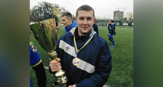 Важкі травми спини, голови та кінцівок: у Дніпрі рятують футбольного тренера, який став на захист України