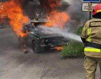 У Новомосковську рятувальники загасили палаючий автомобіль
