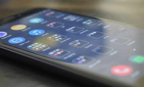Oppo представила свій перший смартфон із гнучким дисплеєм