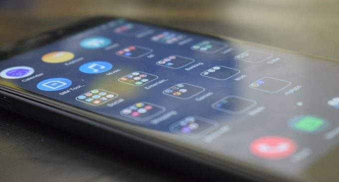 Oppo представила свій перший смартфон із гнучким дисплеєм