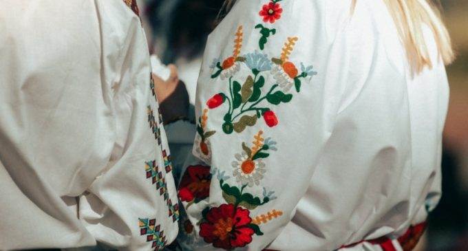 Мешканців Дніпропетровщини запрошують взяти участь у фотоконкурсі до Дня вишиванки