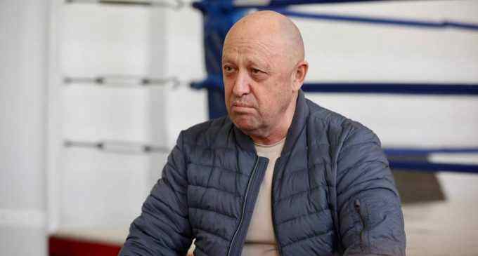 Пригожин з “вагнерівцями” йдуть на Москву: що відомо про бунт у Росії