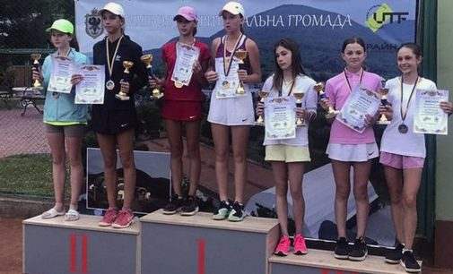 Кам’янські спортсменки зайняли призові місця на Чемпіонаті України з тенісу