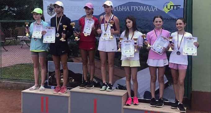 Кам’янські спортсменки зайняли призові місця на Чемпіонаті України з тенісу