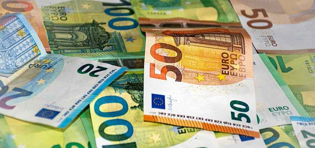 Україна отримала понад 60 млн євро на виплати педагогам