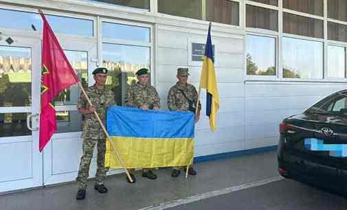В Україні показали трьох військовополонених, яких повернули з Угорщини