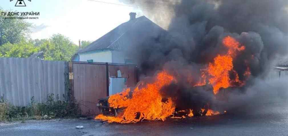 У Дніпрі на ходу загорівся легковик: подробиці
