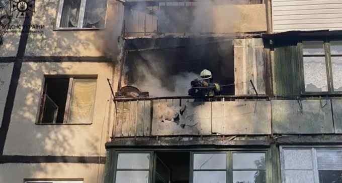 Під час пожежі у Дніпрі врятували 64-річного власника квартири