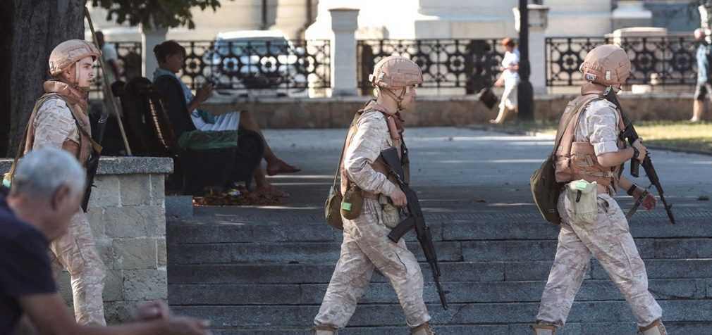 На півночі Криму було чути вибухи та стрілянину, повідомляють про рух вертольотів