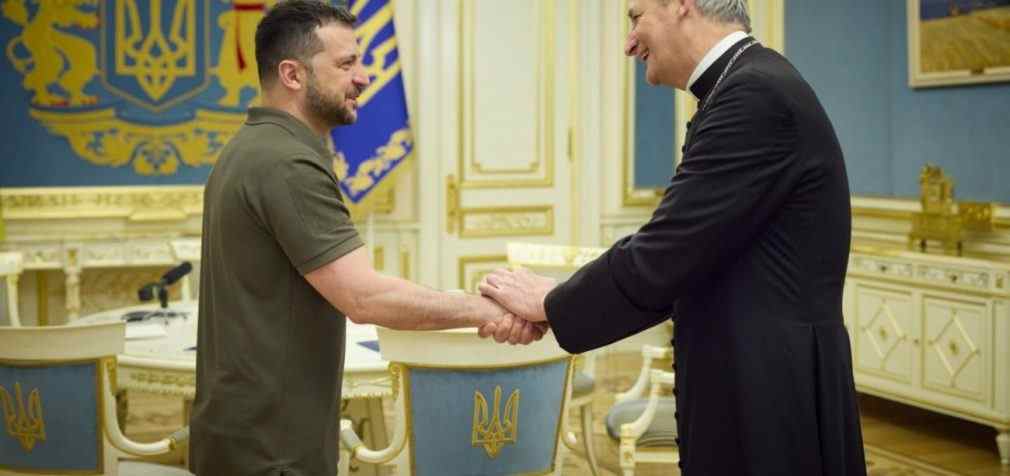 Зеленський зустрівся з представником Ватикану: обговорили українську формулу миру