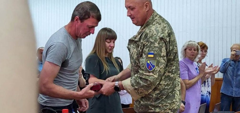 Військового з Павлограда нагородили медаллю за особливу мужність