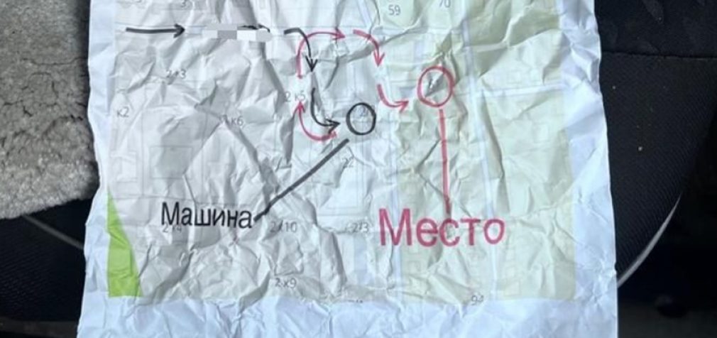 Закинули в офіс «коктейль Молотова»: поліцейські Дніпра затримали двох підозрюваних