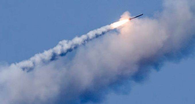 Генштаб: Ворог атакував Київ 15 ракетами та 18 БПЛА – всі збили