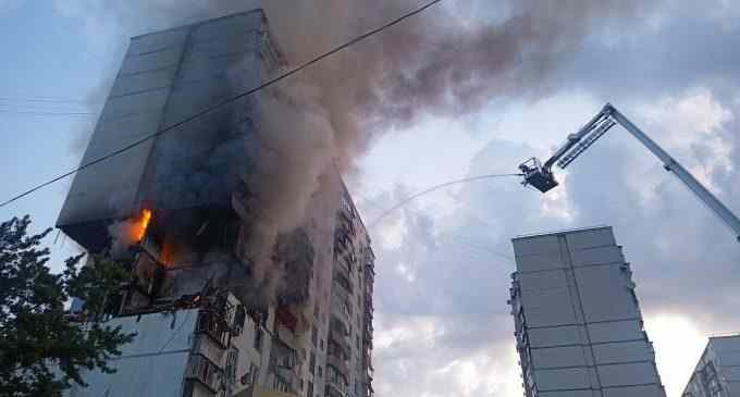 У багатоповерхівці Києва стався вибух, зруйновано квартири