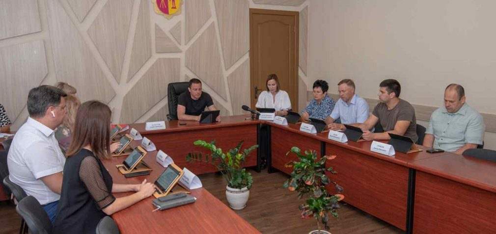 У Кам’янському пройшло чергове засідання виконавчого комітету міської ради: що обговорювали