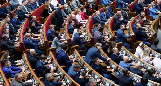 Рада підтримала повернення електронного декларування у першому читанні