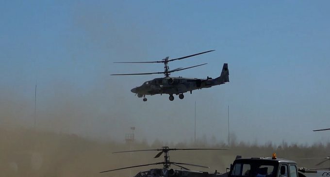 Українські військові знищили російський гелікоптер Ка-52