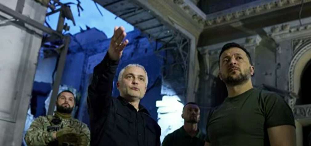 Зеленський в Одесі оглянув собор, зруйнований ракетним ударом Росії