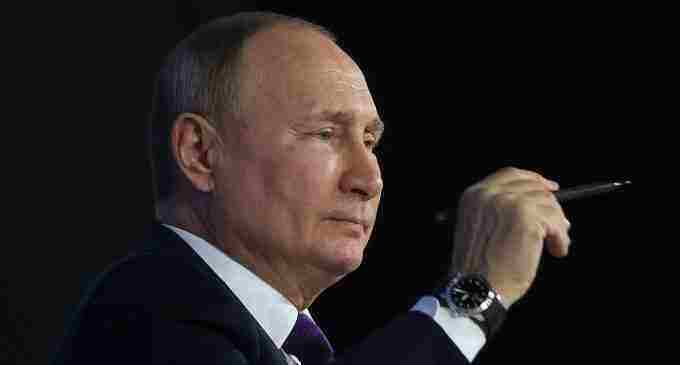 Путін намагається відновити авторитет, але безрезультатно — Bloomberg