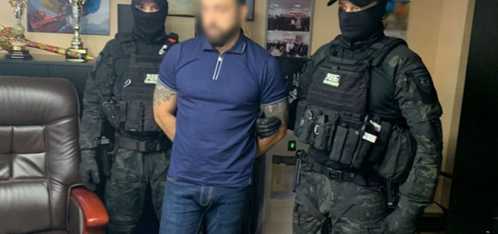 «Кришували» викрадачів людей: четверо правоохоронців з Дніпра підозрюються у злочинній діяльності