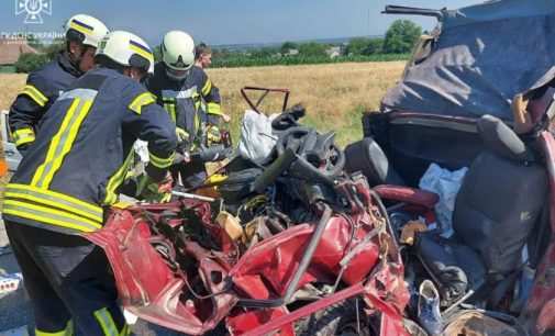 Загинув водій: у Синельниківському районі зіштовхнулися «Москвич» та Mercedes-Benz Vito