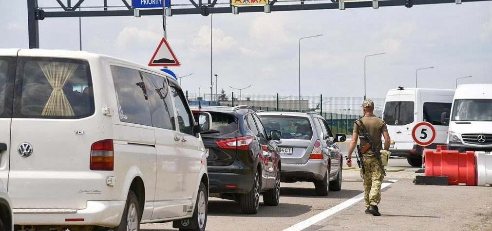 У виїзді з України щодня відмовляють близько 150 чоловікам — ДПСУ