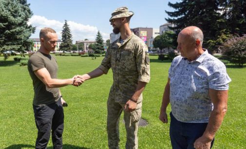 Кам’янське передало зарядну станцію військовослужбовцям мінометної батареї