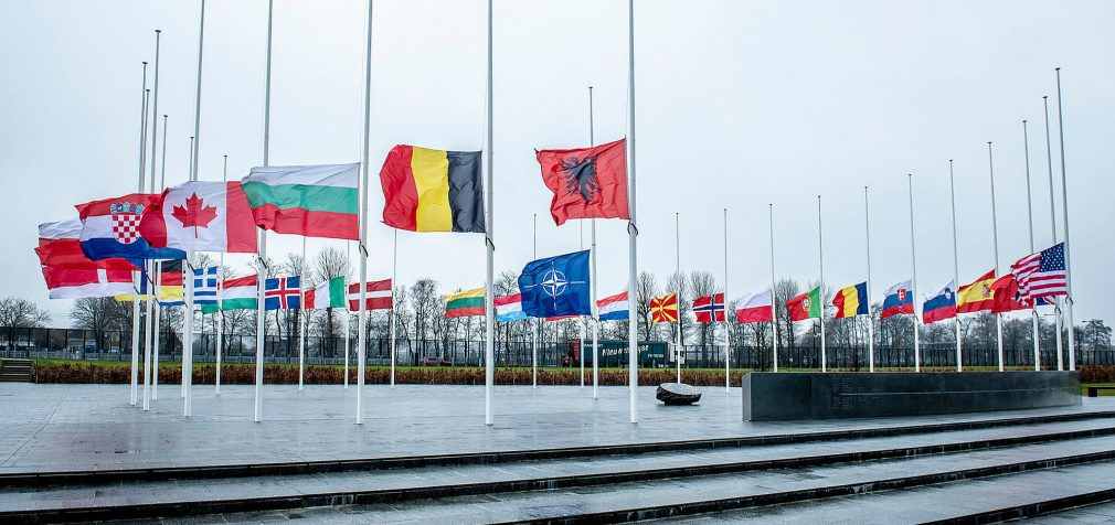 ЗМІ: Члени НАТО погодилися витрачати на оборону від 2% ВВП